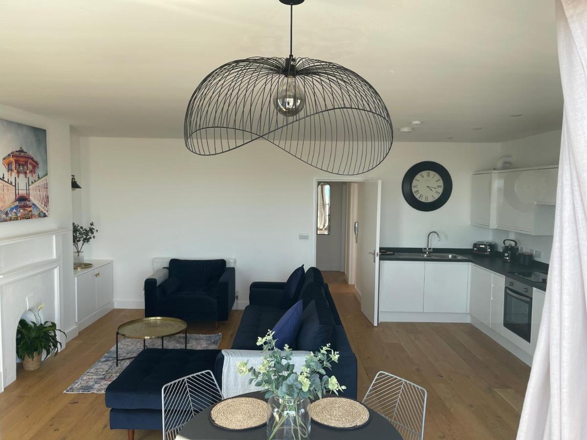 Seaview Flat With Balcony, Spacious 2 Bedroom Worthing Exterior photo