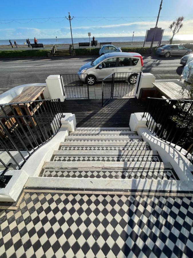Seaview Flat With Balcony, Spacious 2 Bedroom Worthing Exterior photo