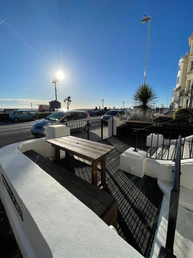 Seaview Flat With Balcony, Spacious 2 Bedroom Worthing Exterior photo